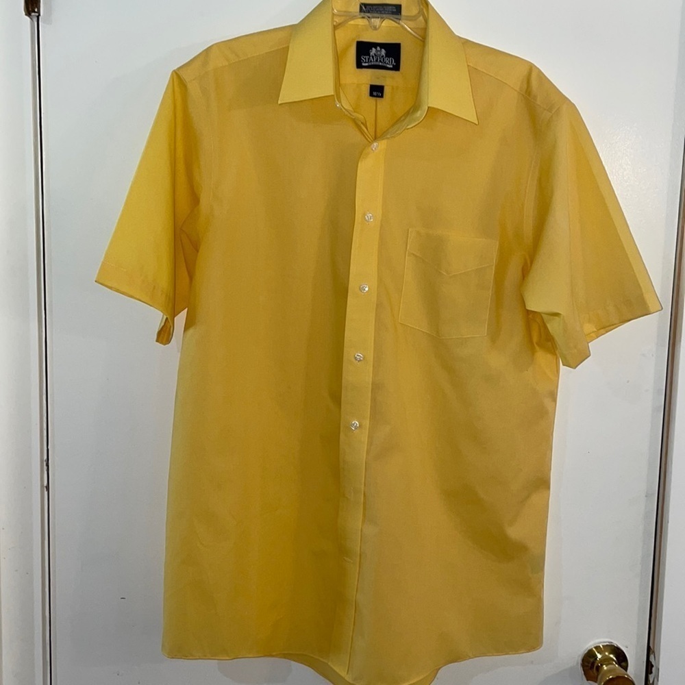 - Stafford Mens Wrinkle Free Yellow Short Sleeved Button Down Classic